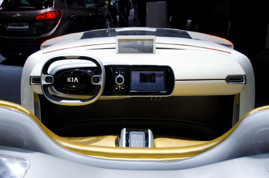  Kia Interior Concept 2012 года  (фото 3 из 5)